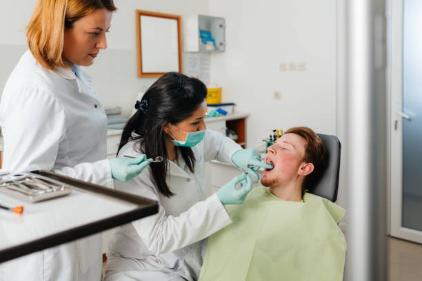 Best Emergency Tooth Extraction in Willmsburg, IA